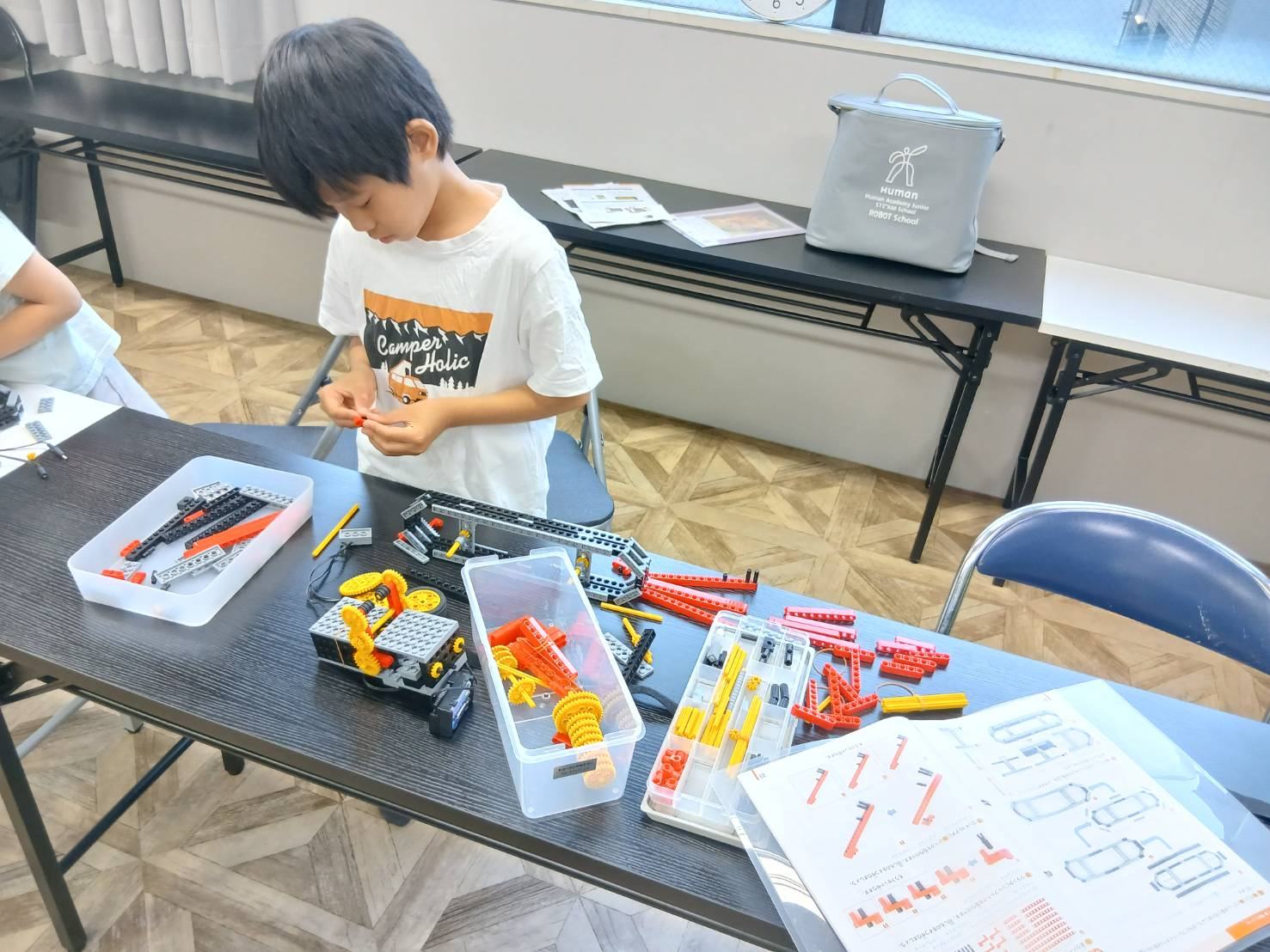 研友ロボットクラブ（覚王山教室） 教室の様子