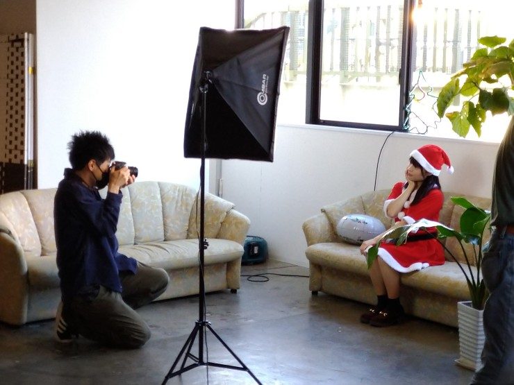 クリスマスコスプレをしたかわいいモデルさんの撮影ミスユニバース